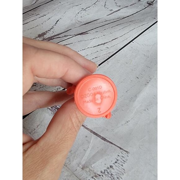 2005 Milton Bradley Mouse Trap Game Red Mouse Token Replacement Part - Picture 4 of 4